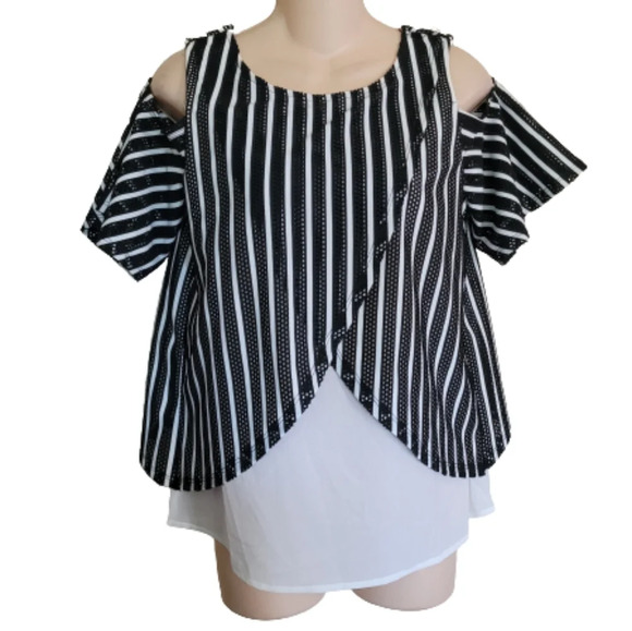 IT GIRL Black and White Cold Shoulder Blouse Top Size Women's Small NEW - Picture 1 of 12
